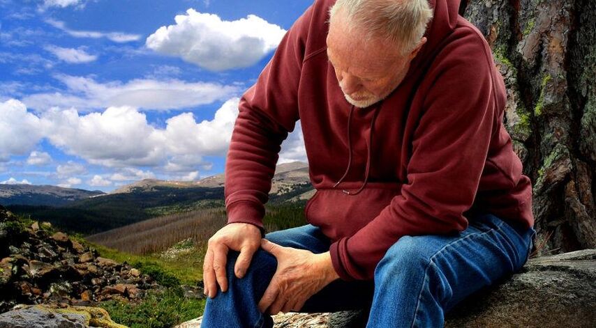 Yaşlı bir erkekte eklem ağrısı, patolojik bir sürece işaret ediyor